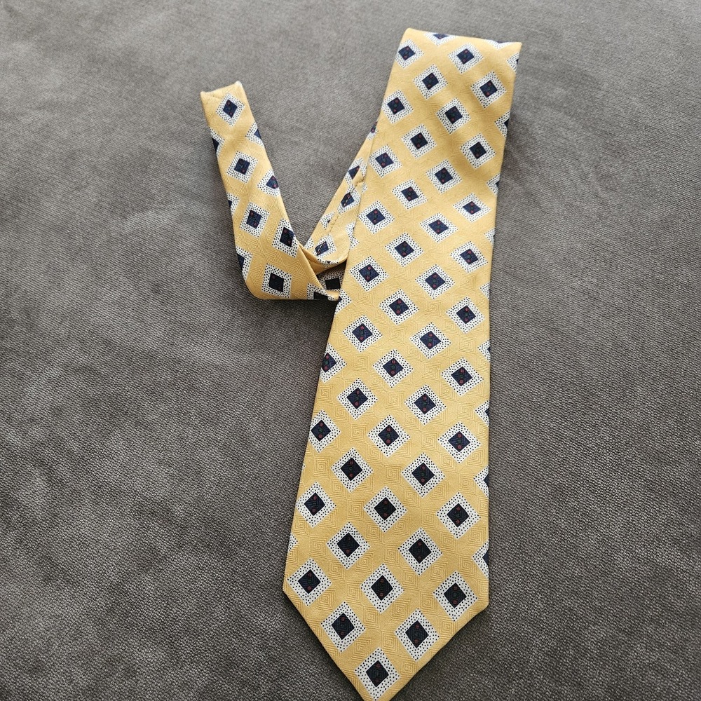 Vintage NWT Countess Mara Geometric 100% Silk Tie Handmade In USA